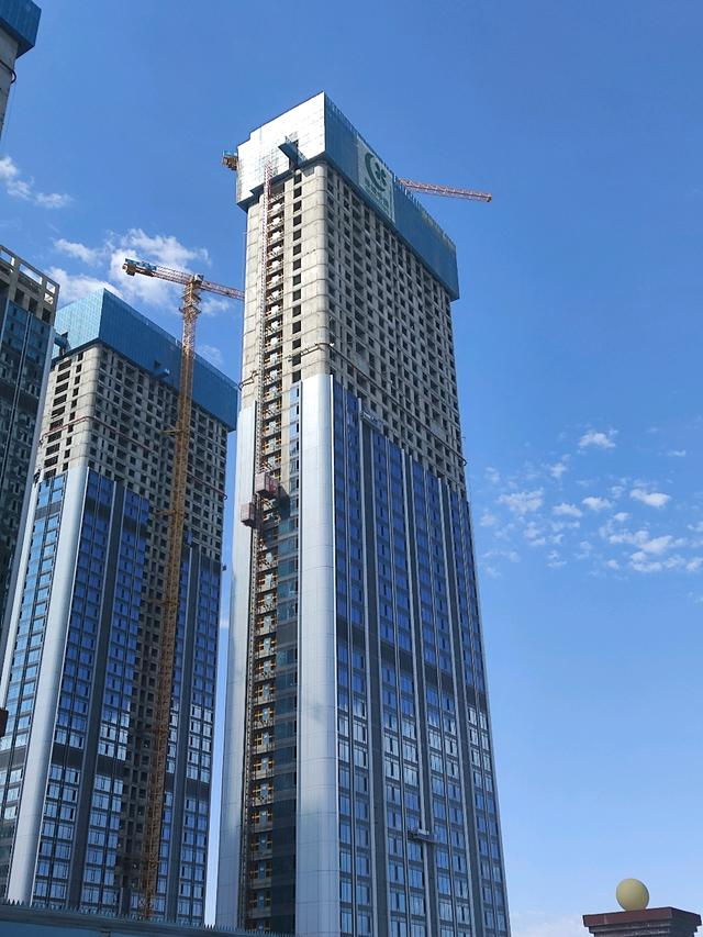 绿城广场留香苑 1#/2# 双楼全景实拍（150m/156m）